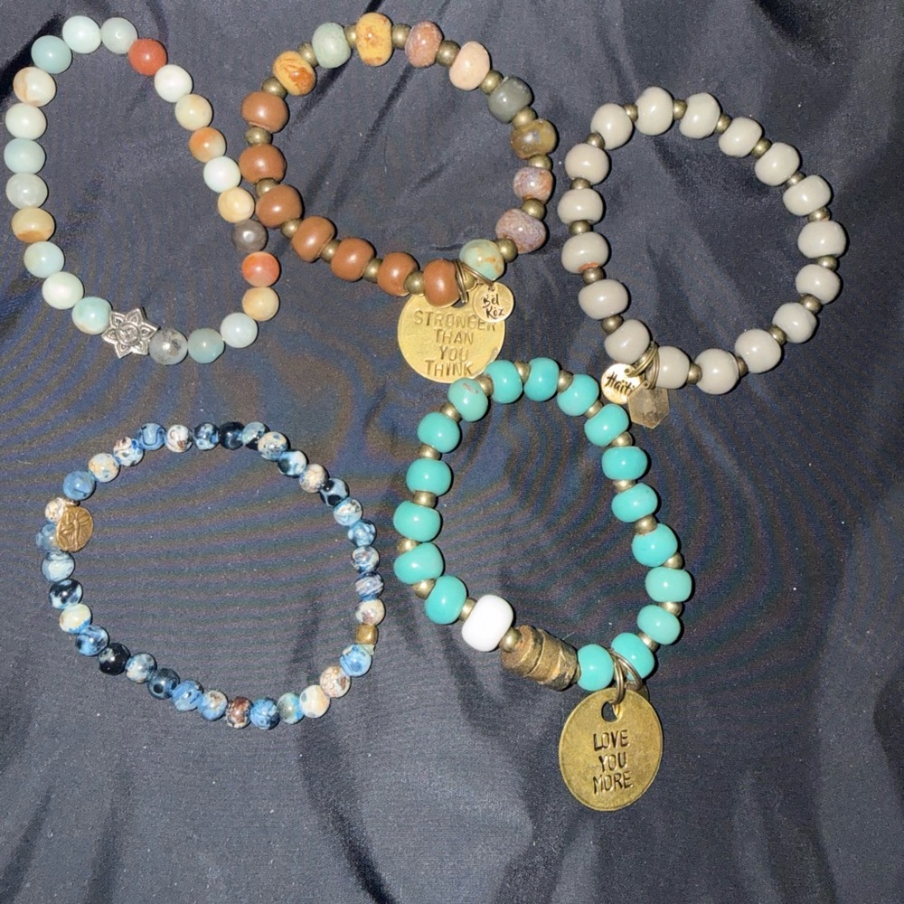 Elegant Gold and Multicolor Beaded Bracelet Set